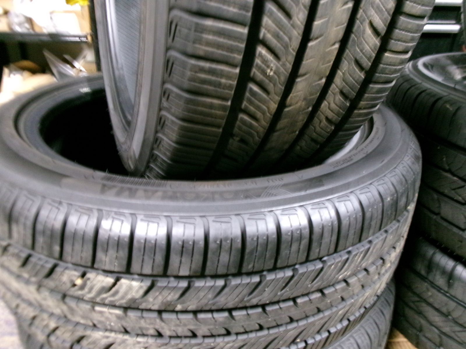 215/45R17 YOKOHAMA AVID ASCEND LX PAIR OF TWO USED TIRES