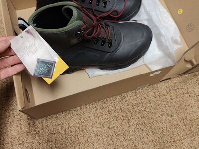 muck boots Apex lace up size 11