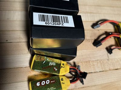 CNHL Pizza 600 mAh 4S FPV drone batteries