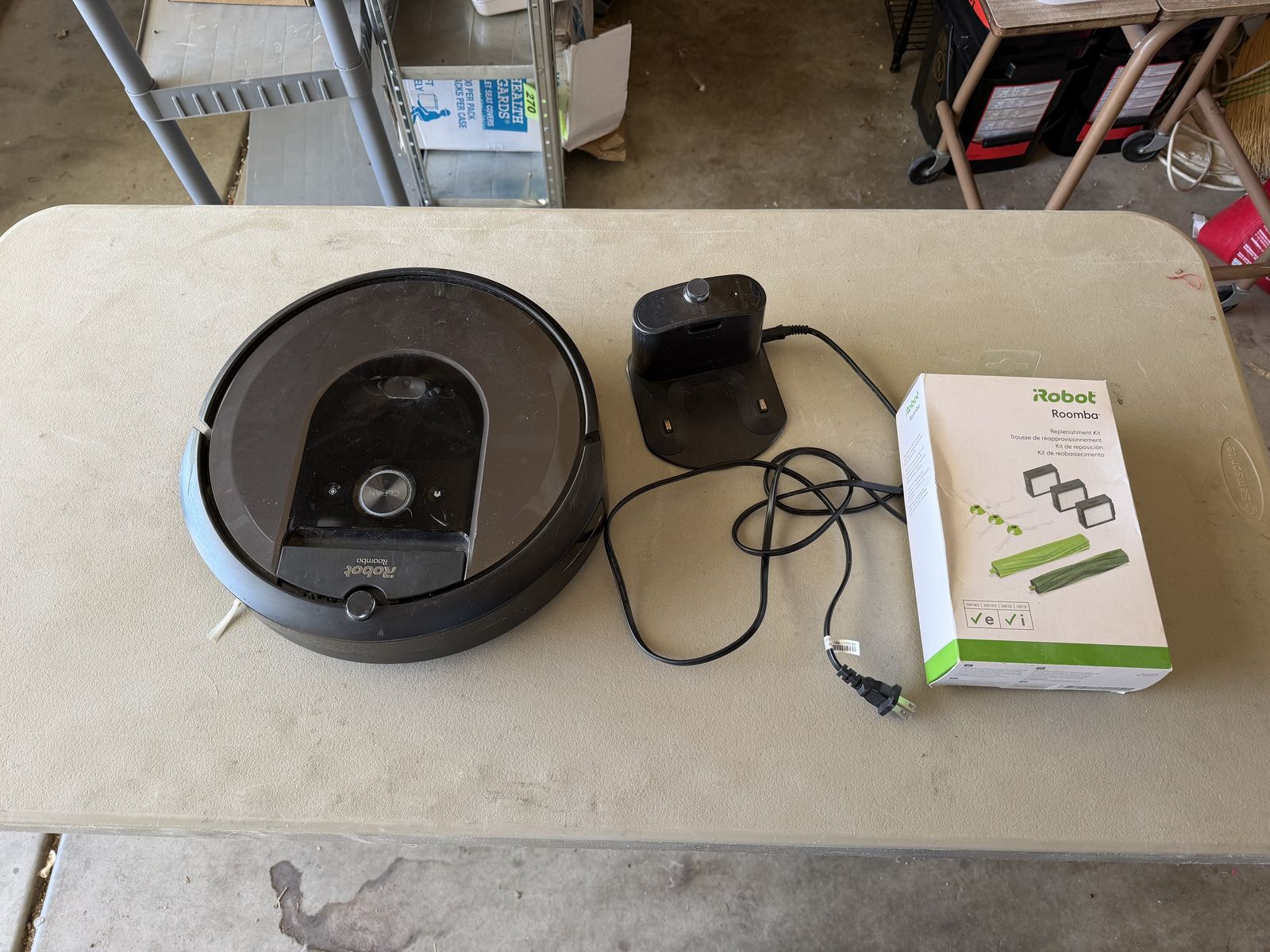 iRobot Roomba i7 vacuum with charging dock and new replenishment kit — BAD BATTERY - USED