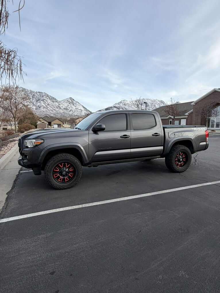2017 TOYOTA TACOMA TRD Off-Road