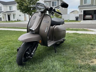Royal Alloy GT150 Scooter