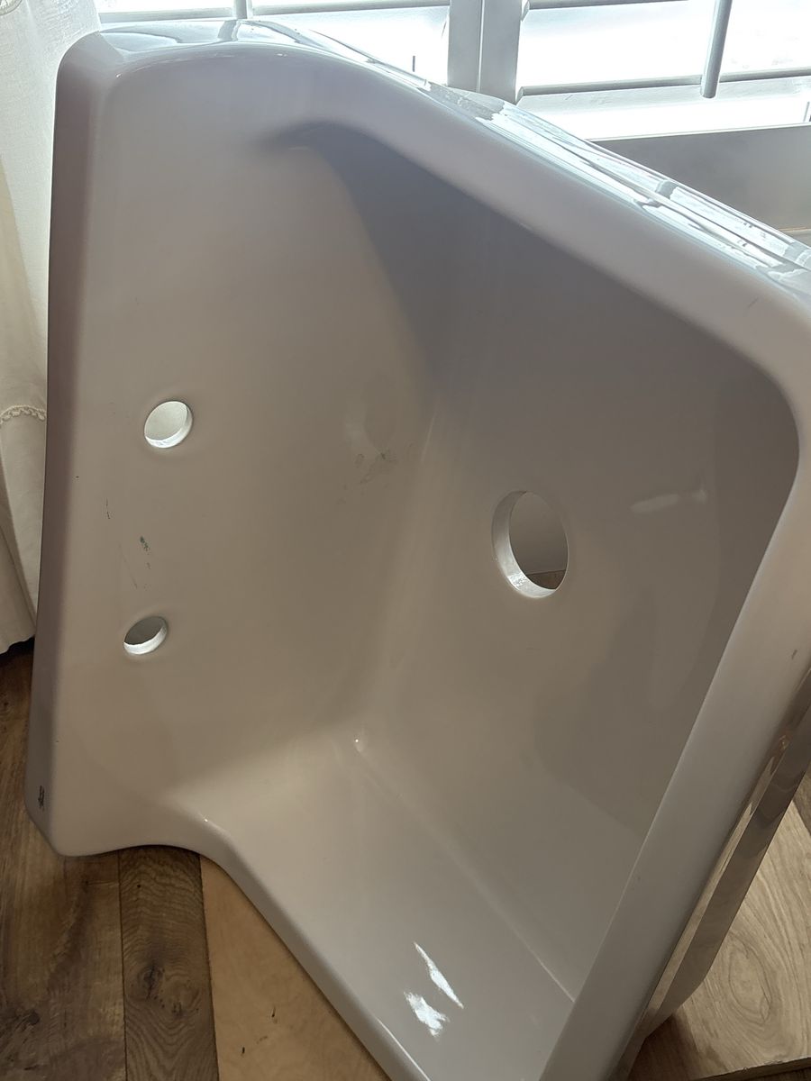 American Standard Vintage White Porcelain Wall-Mount Bathroom/kitchen/ laundry room Sink