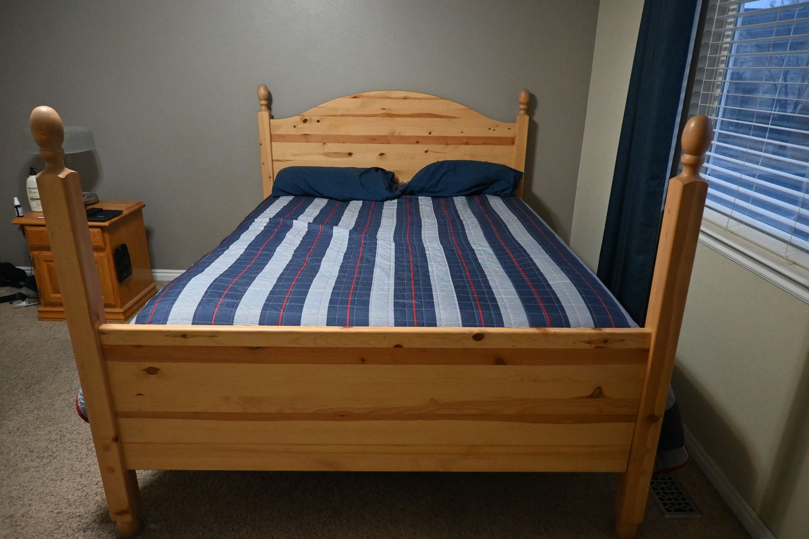 Queen size bed with Sealy mattress