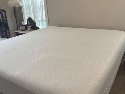 Sleep Number i8 King Adjustable Bed - Dual Comfort, Heated Foot, Night Light, App Control