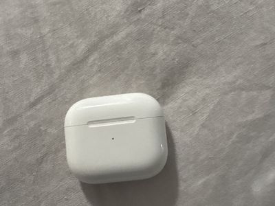 Apple AirPods Pro (1st Gen) Wireless Earbuds Charging Case Only - White