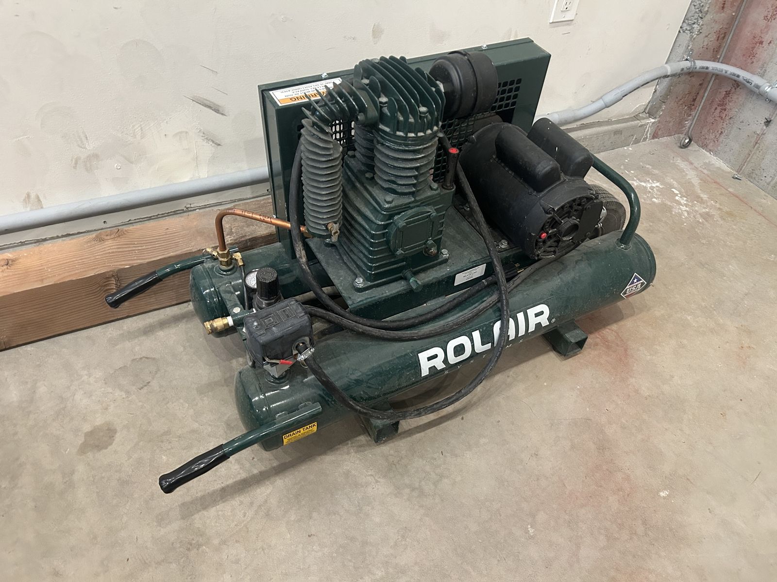 1.5 hp Rolair Compressor