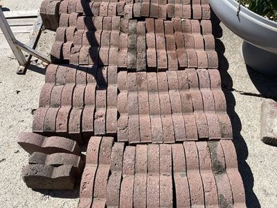 Paverstone River Red Scalloped Edger (66)