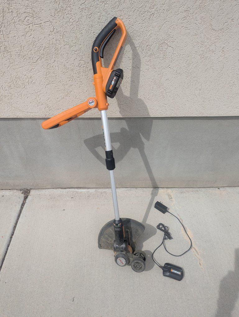 Worx Lawn trimmer