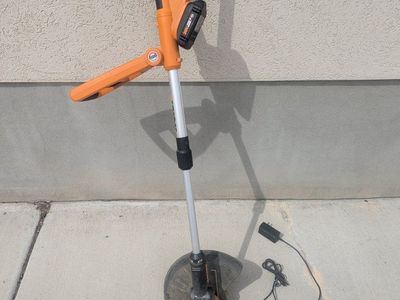 Worx Lawn trimmer