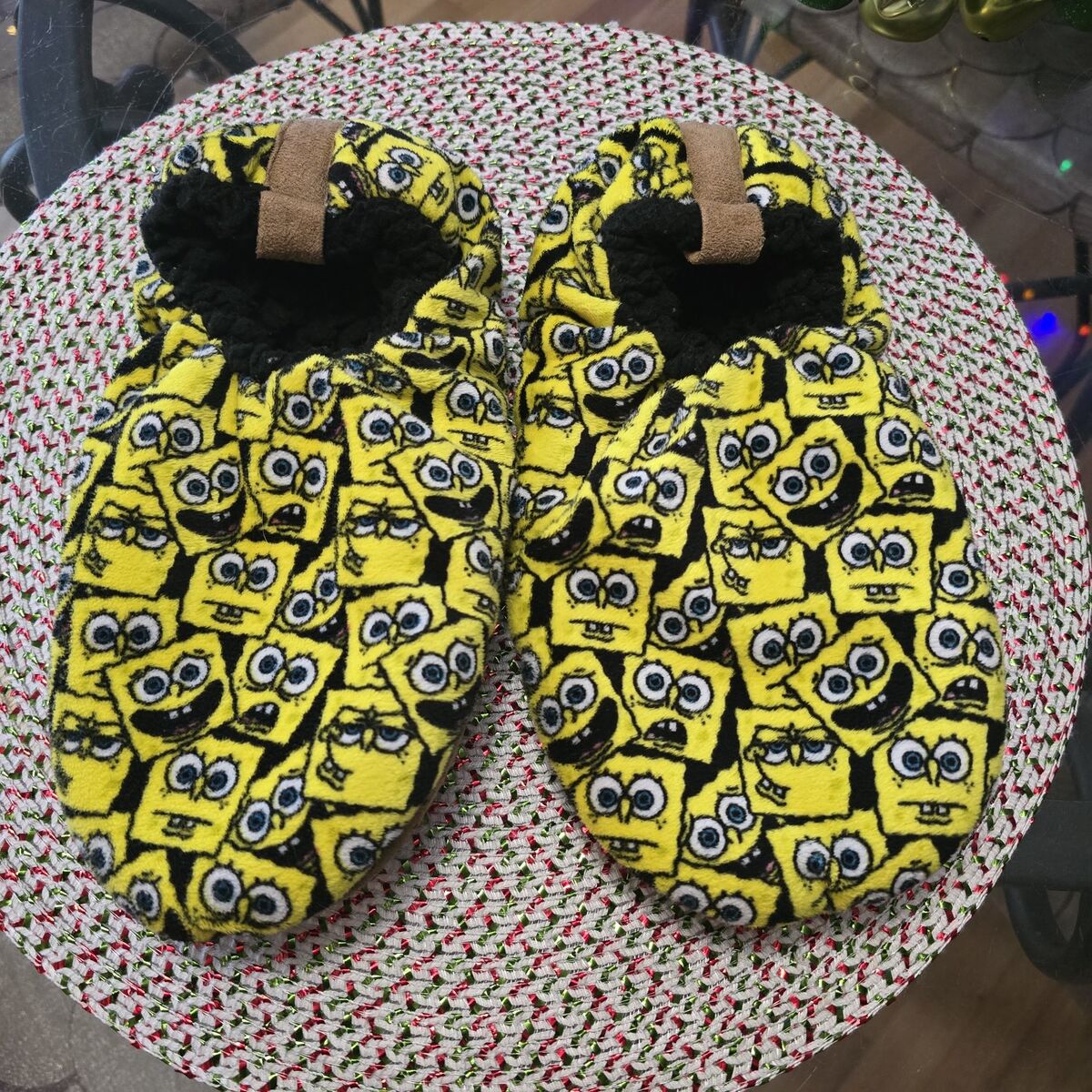 Size 7.5 8 SpongeBob Squarepants Slippers