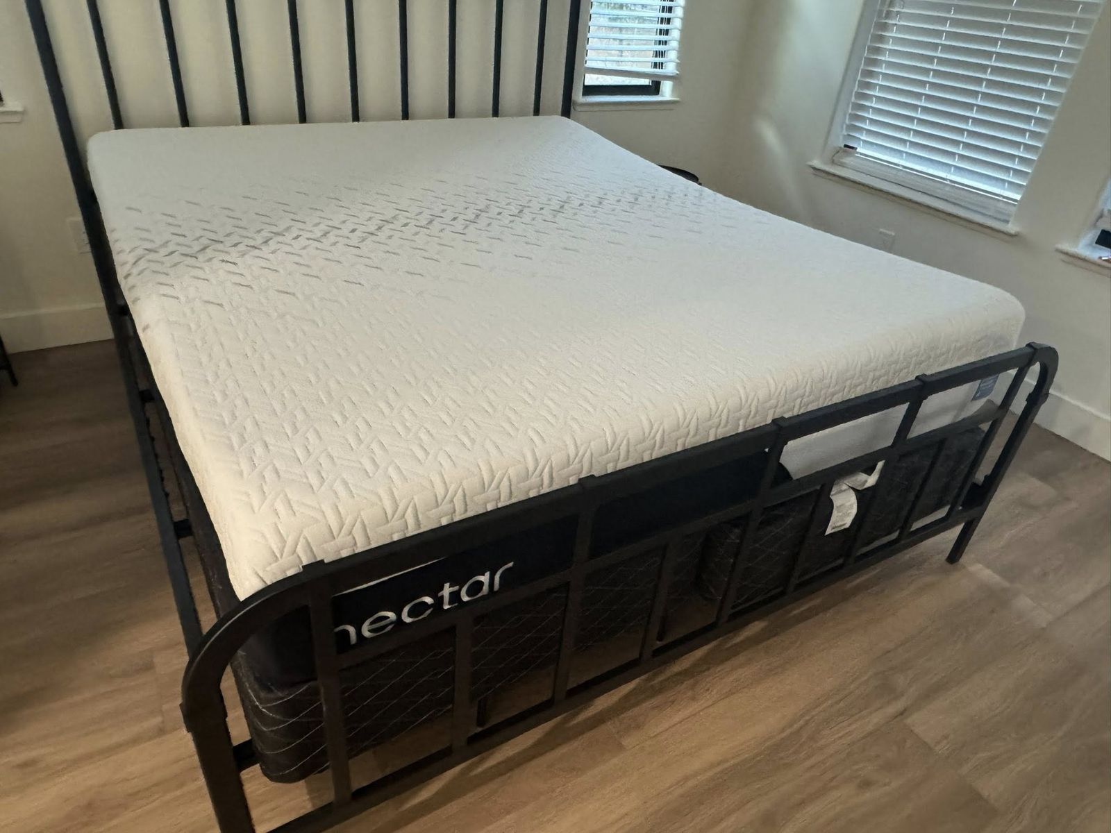 King, Nectar Luxe, Memory Foam, Excellent Condition!