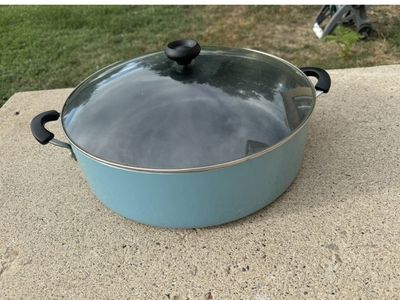 Farberware Easy Clean 14-Inch width Family Size One-Pot/Stockpot/Dutch Oven Skillet with Lid