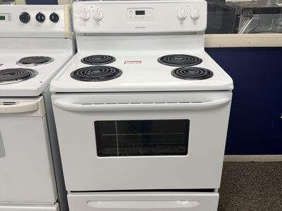 NICE CONDITION FRIGIDAIRE WHITE COIL TOP RANGE