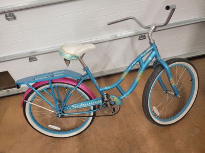 Schwinn del mar beach cruiser bike