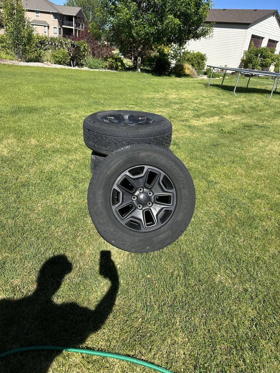Rubicon wheels and tires 265/70/R17