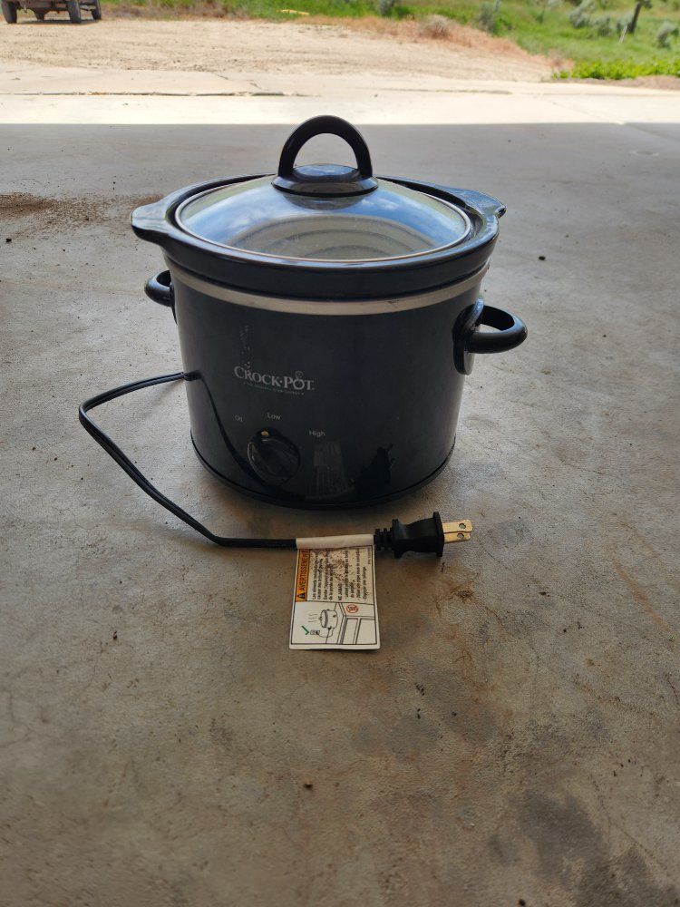 Crock-Pot SCCPVL600D Slow Cooker - 6 Quart Black Programmable with Lid & Handles