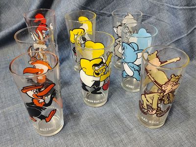 Vintage Cartoon Glasses Set - Woody Woodpecker, Tom & Jerry, Beaky Buzzard, Sad Sack & More (-Piece)