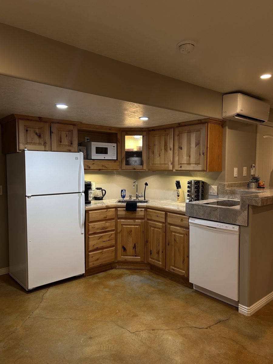 Private Suite w/ Kitchen, Laundry, Walk-In Closet