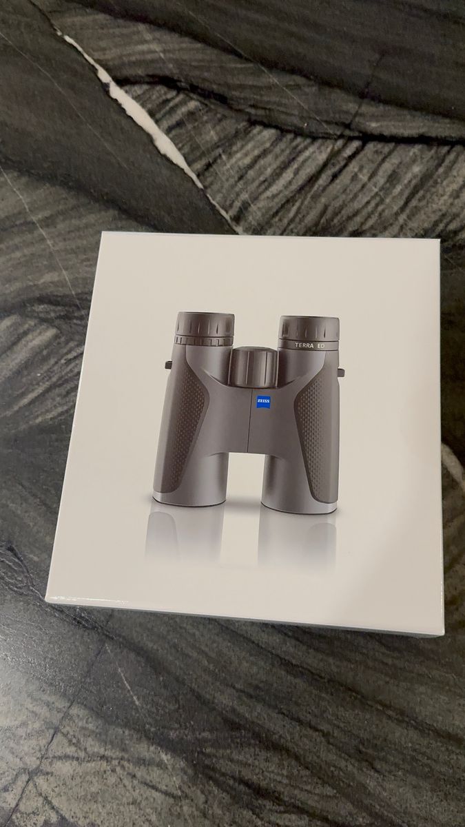 Zeiss Terra ED Binoculars 10x42 - Black