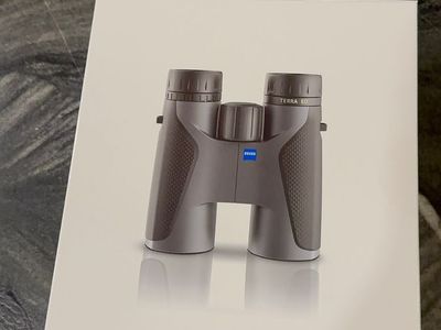 Zeiss Terra ED Binoculars 10x42 - Black