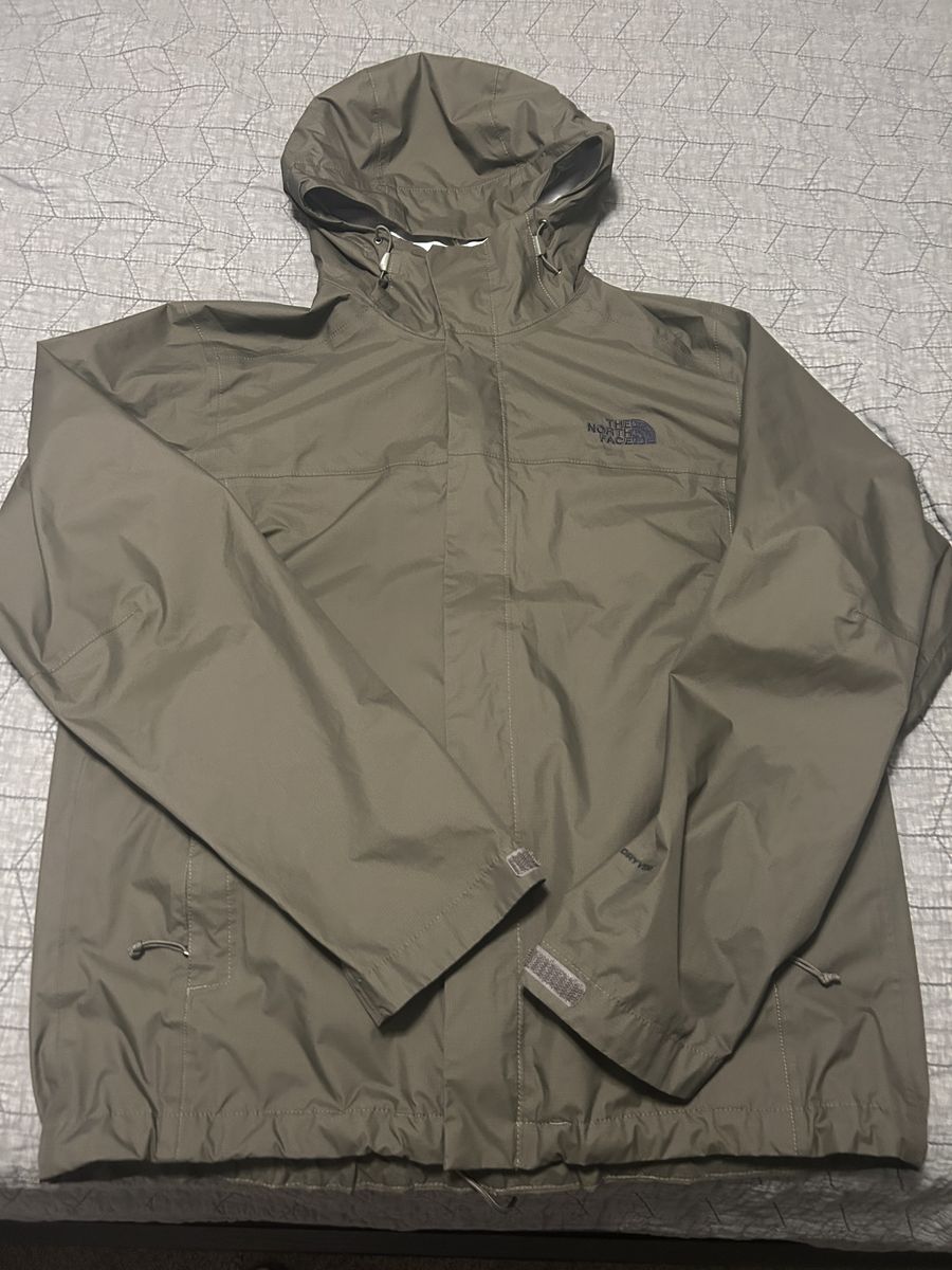 The North Face Rain Jacket Men’s Medium