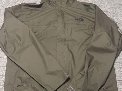 The North Face Rain Jacket Men’s Medium