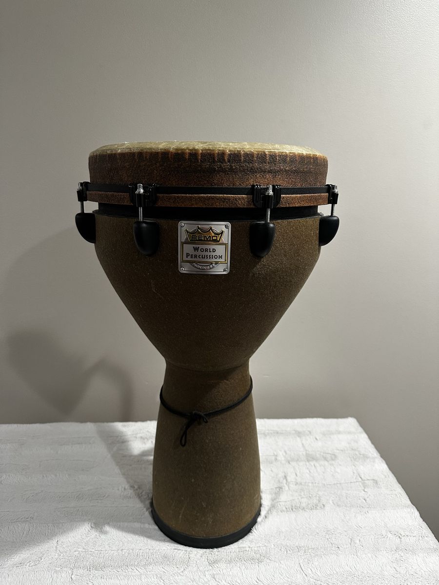 Remo Djembe