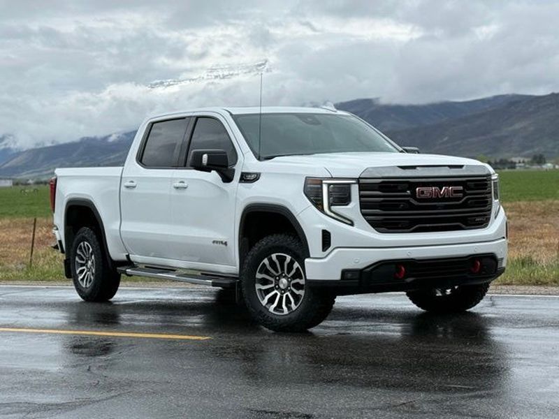 2023 GMC 1500 AT4