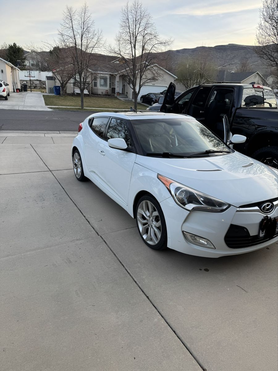 2013 HYUNDAI VELOSTER Base