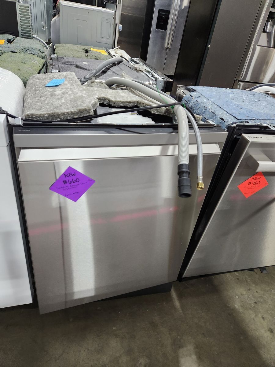 BEAUTIFUL BRAND NEW! SAMSUNG BESPOKE STAINLESS STEEL DISHWASHER