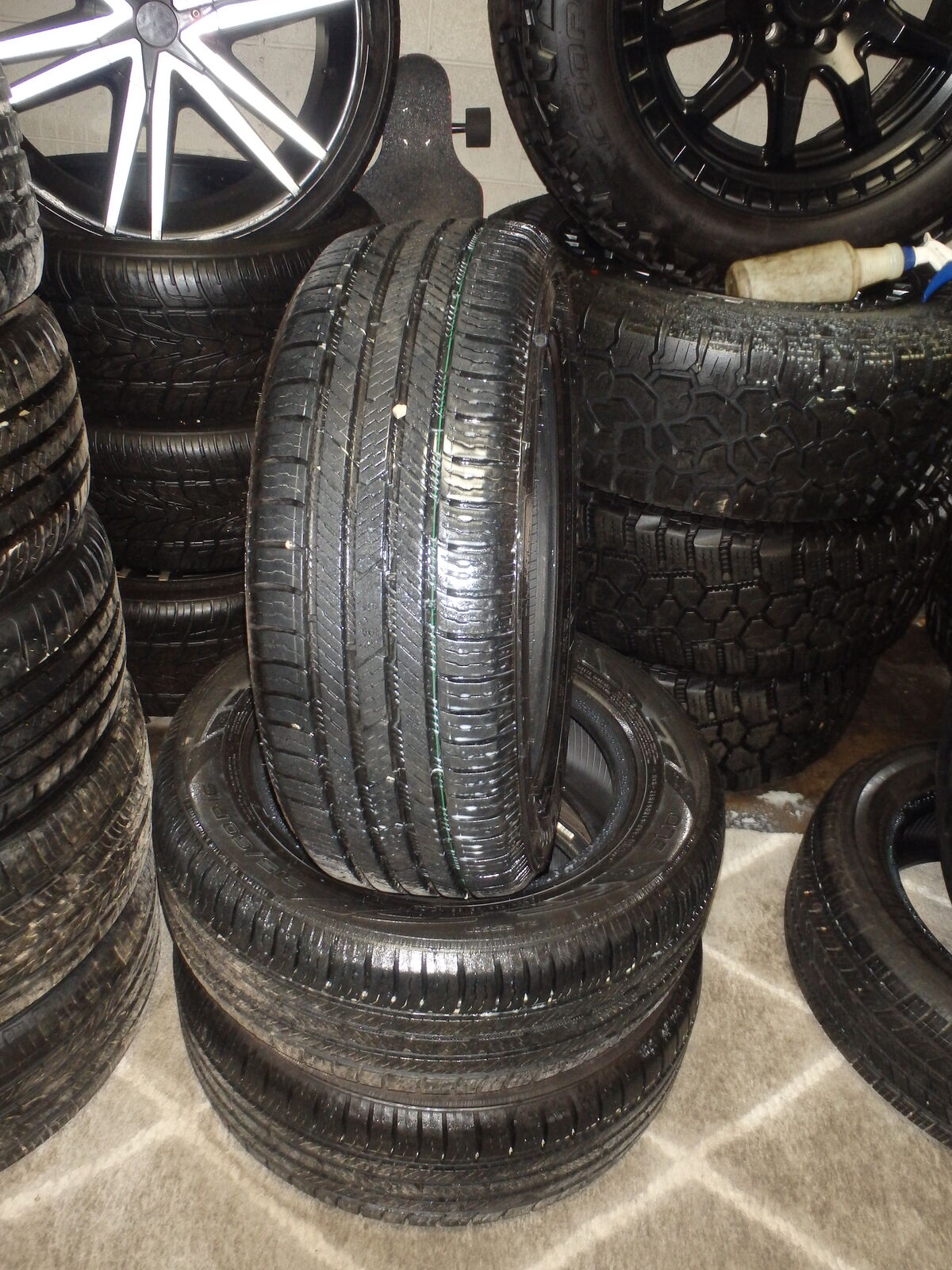 215/60R16 NOKIAN ONE PAIR OF TWO USED TIRES