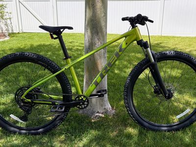Like-New Trek Marlin 5 Gen 2 + Free Bontrager Helmet – $499
