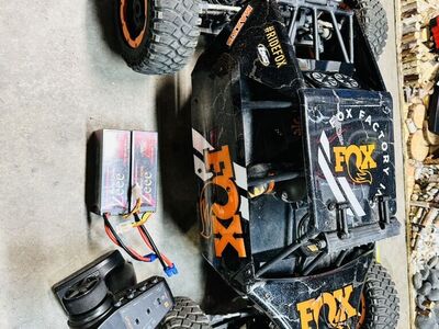 Losi DBXL-E 2.0 Dessert 1/5 8S With 2 4S Batteries