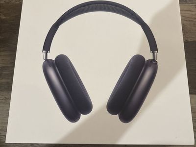 Brand new AirPod max black, 1st generation, open for pictures only