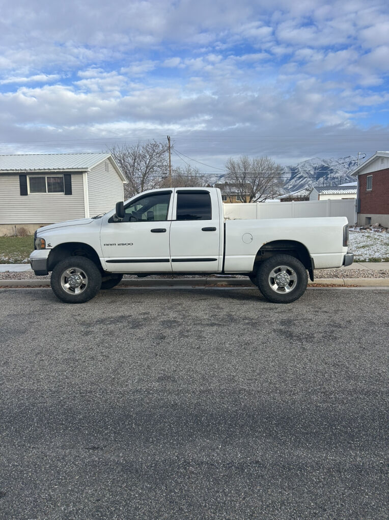 2005 DODGE RAM 2500 SLT