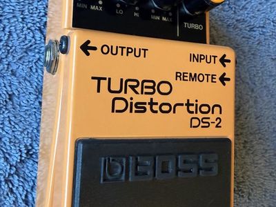 Boss DS-2 Turbo Distortion Guitar Effects Pedal - like new