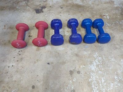 Dumbbells: 2x 5lb Red, 2x 5lb Blue, 2x 3lb Blue - Total of 6 Dumbbells