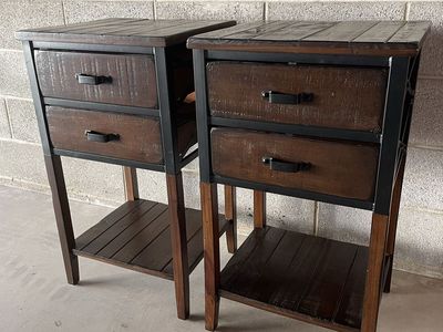 Pair of Nightstands / Side Table