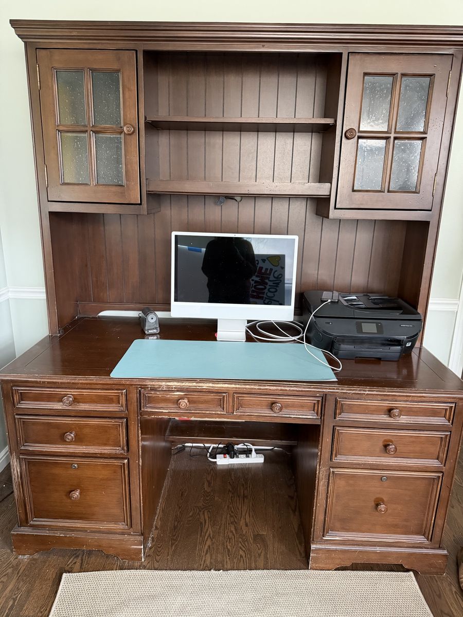 Free Desk And Hutch - Take Me Home!
