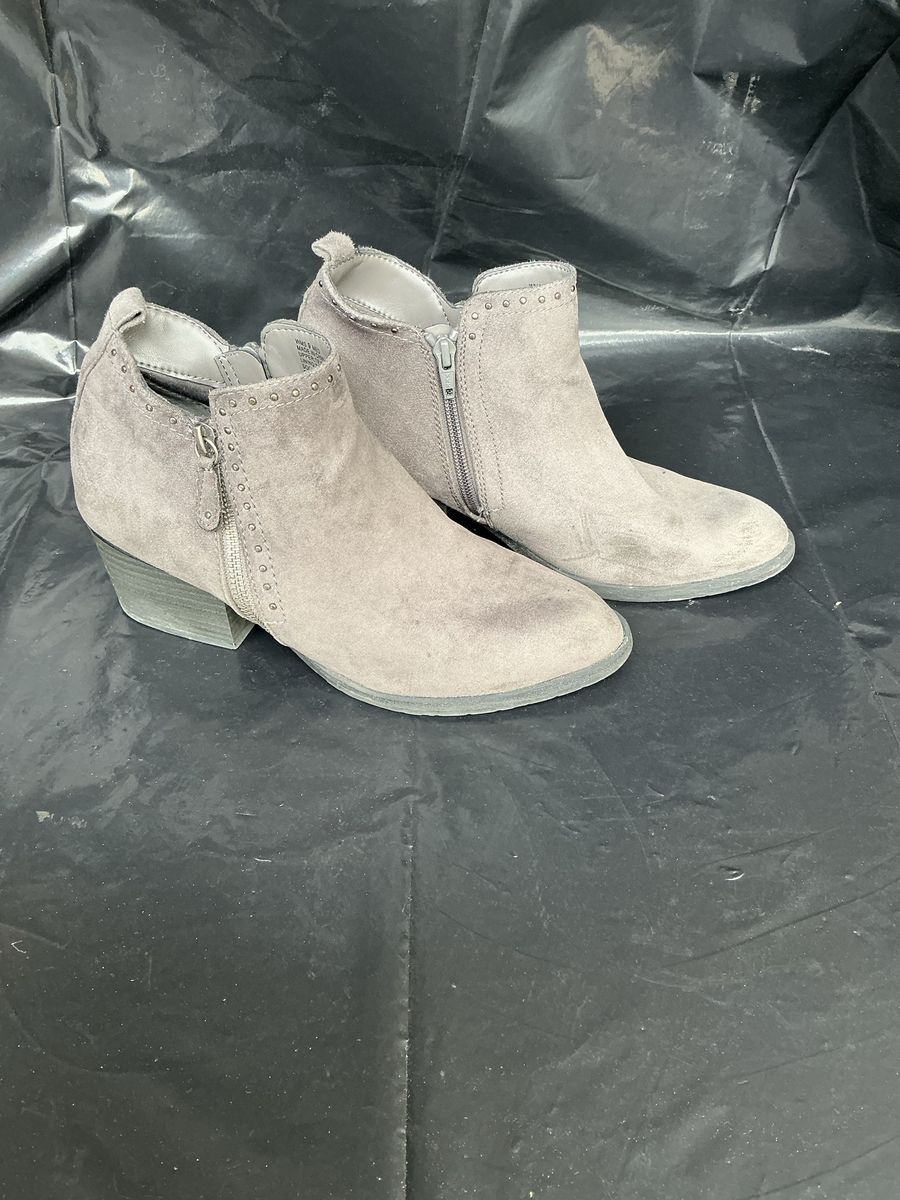 Sonoma Goods For Life "Vitalize" Studded Ankle Boots in Stone Gray Size 9