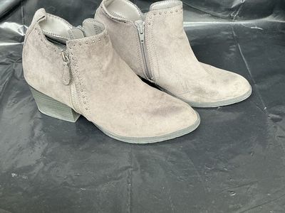 Sonoma Goods For Life "Vitalize" Studded Ankle Boots in Stone Gray Size 9