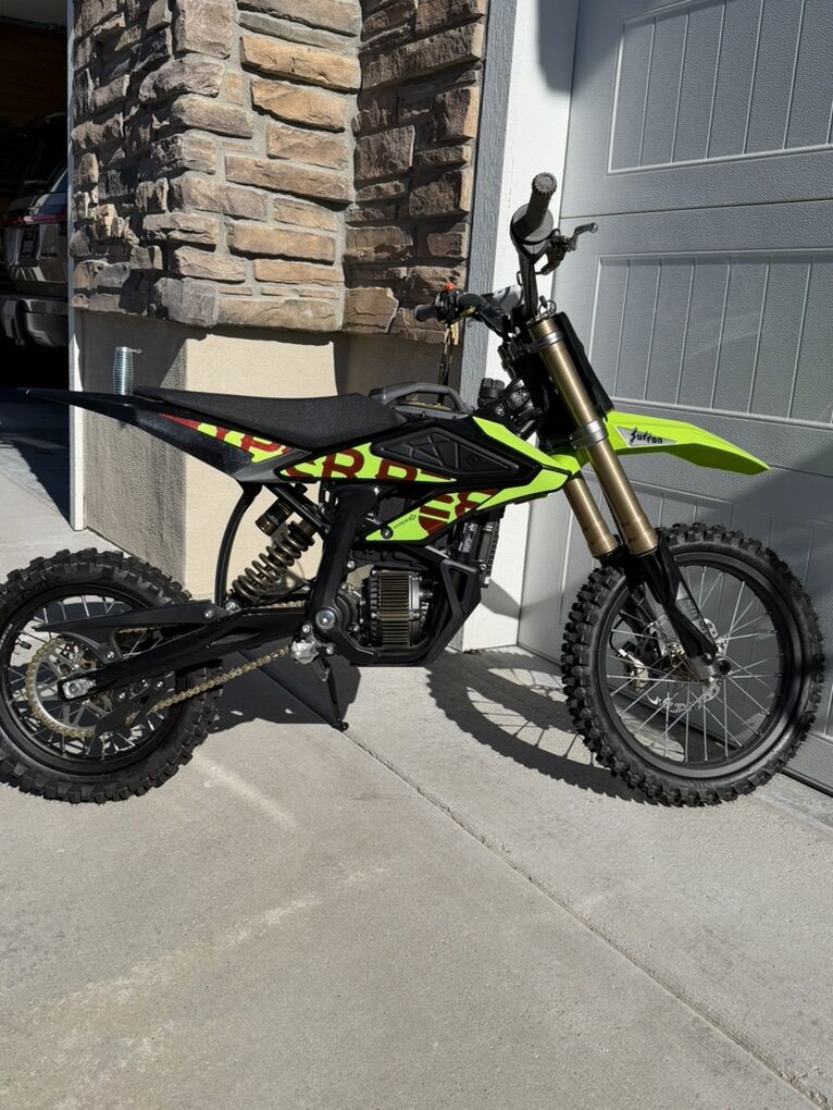 2025 Surron Hyper bee Electric Dirt Bike