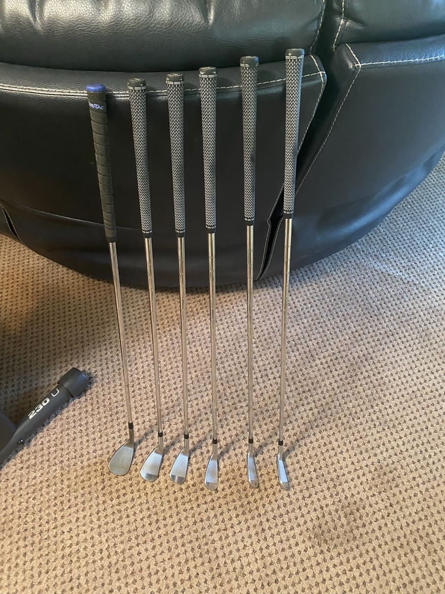 Titleist Golf 2021 T200/T100s combo irons 6-P stiff, $350 OBO