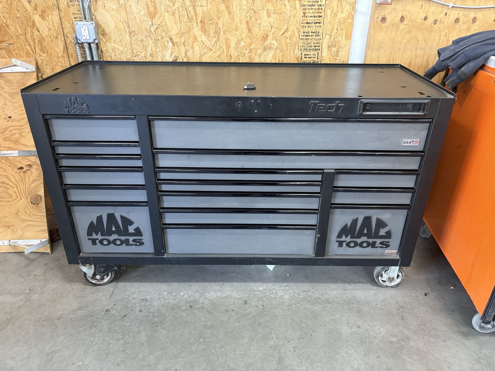 Mac tools tech workstation