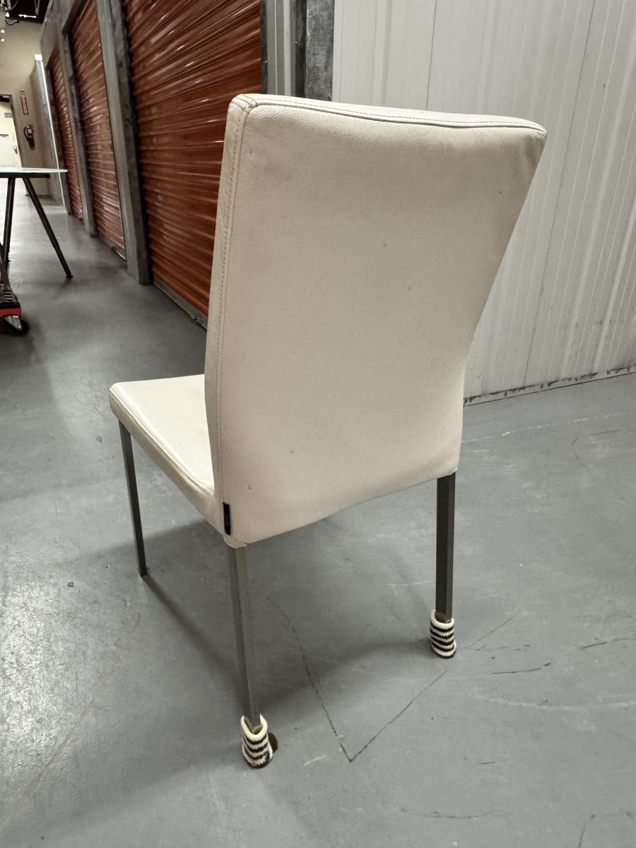 Main image 3