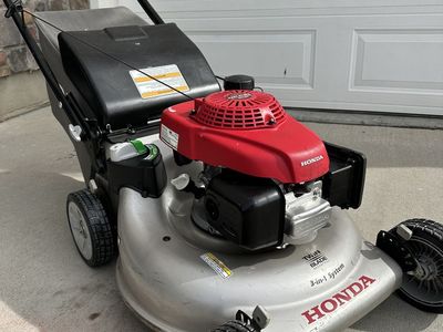 Honda 21” self-propelled mower with Smart Drive