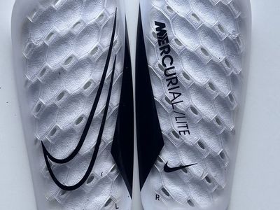 Nike Mercurial Lite soccer shin guards