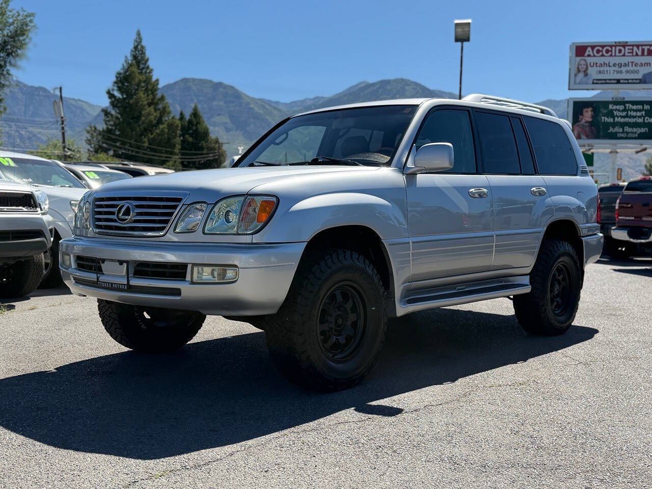 2006 Lexus LX Base
