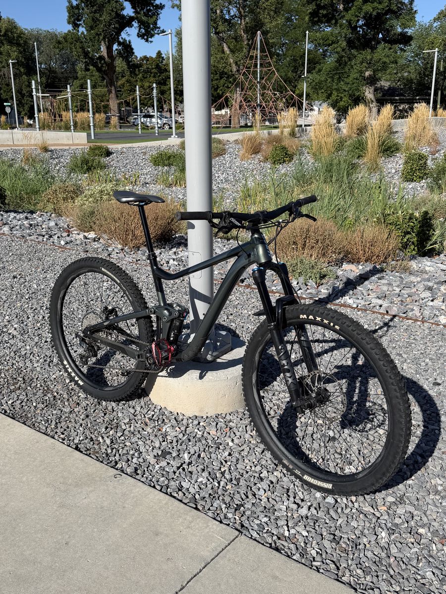 2021 Giant Trance X 29 2 Mountain Bike – Size Large